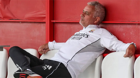 Jose Mourinho cố tình thua để được Benfica... sa thải?
                                                10