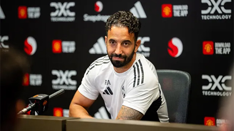 Amorim đã thay đổi MU bắt đầu từ… bãi đậu xe