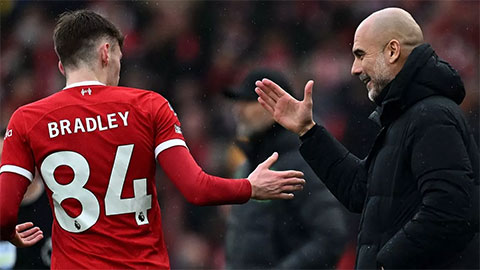 Pep ca ngợi sao trẻ Liverpool là 'một trong những hậu vệ hay nhất Premier League'